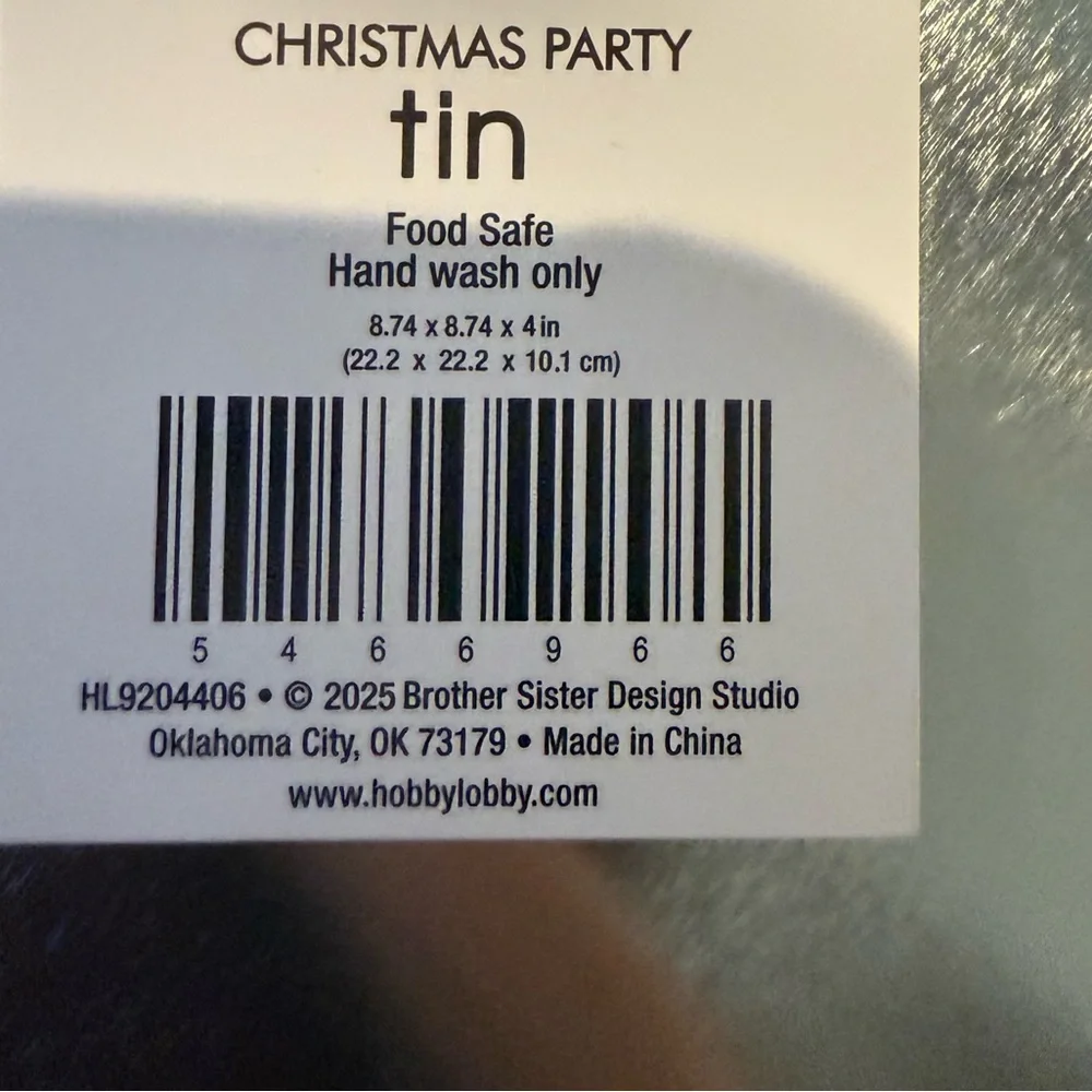 Super Cute Holiday Tin with Colorful Bows- NWT